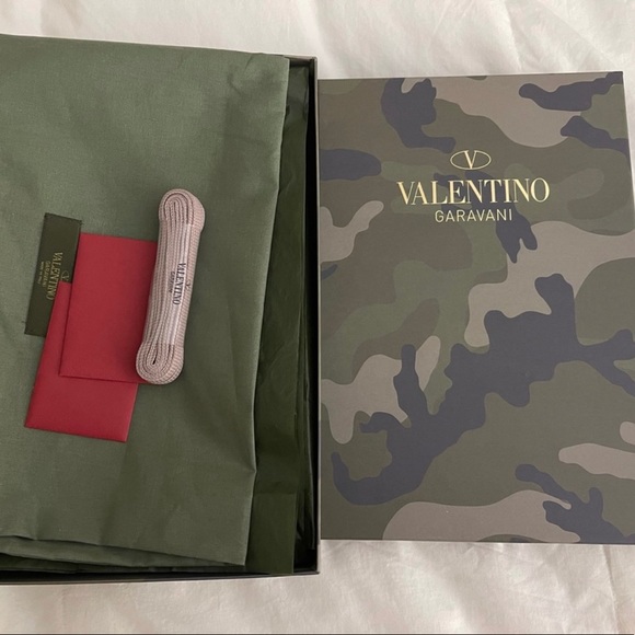 Valentino Garavani - Picture 2 of 5